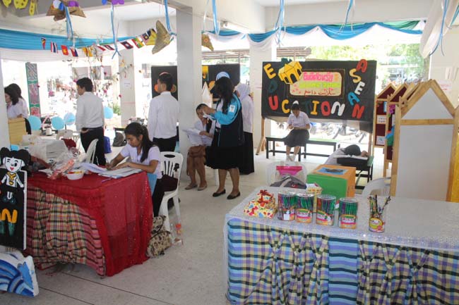 งานทักษิณวิชาการ ประจำปี 2556"บูรณาการนำความรู้ มุ่งสู่ชุมชน"ระหว่างวันที 26 - 28 สิงหาคม 2556 ณ มหาวิทยาลัยทักษิณ วิทยาเขตสงขลา ภาพที่ 377