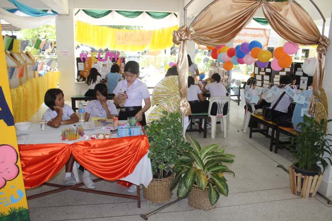 งานทักษิณวิชาการ ประจำปี 2556"บูรณาการนำความรู้ มุ่งสู่ชุมชน"ระหว่างวันที 26 - 28 สิงหาคม 2556 ณ มหาวิทยาลัยทักษิณ วิทยาเขตสงขลา ภาพที่ 379