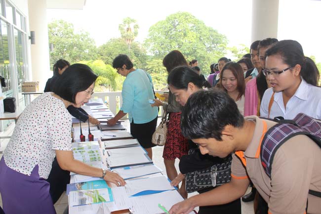 งานทักษิณวิชาการ ประจำปี 2556"บูรณาการนำความรู้ มุ่งสู่ชุมชน"ระหว่างวันที 26 - 28 สิงหาคม 2556 ณ มหาวิทยาลัยทักษิณ วิทยาเขตสงขลา ภาพที่ 403