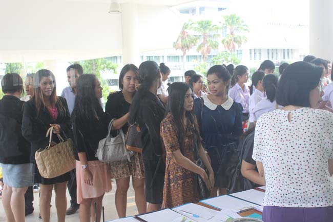 งานทักษิณวิชาการ ประจำปี 2556"บูรณาการนำความรู้ มุ่งสู่ชุมชน"ระหว่างวันที 26 - 28 สิงหาคม 2556 ณ มหาวิทยาลัยทักษิณ วิทยาเขตสงขลา ภาพที่ 407