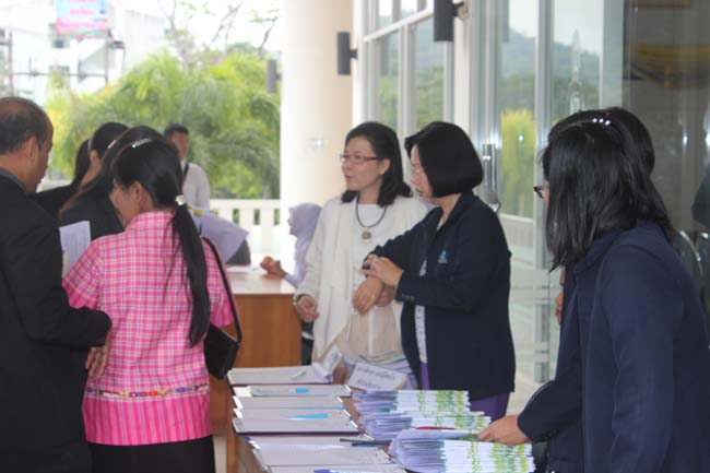 งานทักษิณวิชาการ ประจำปี 2556"บูรณาการนำความรู้ มุ่งสู่ชุมชน"ระหว่างวันที 26 - 28 สิงหาคม 2556 ณ มหาวิทยาลัยทักษิณ วิทยาเขตสงขลา ภาพที่ 411