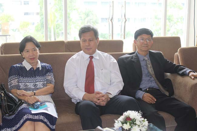 งานทักษิณวิชาการ ประจำปี 2556"บูรณาการนำความรู้ มุ่งสู่ชุมชน"ระหว่างวันที 26 - 28 สิงหาคม 2556 ณ มหาวิทยาลัยทักษิณ วิทยาเขตสงขลา ภาพที่ 414