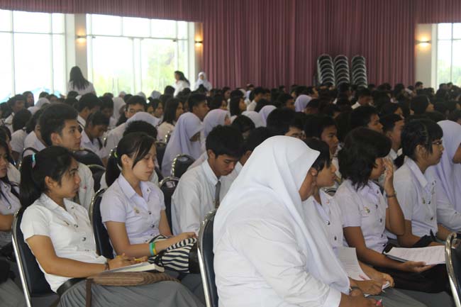 งานทักษิณวิชาการ ประจำปี 2556"บูรณาการนำความรู้ มุ่งสู่ชุมชน"ระหว่างวันที 26 - 28 สิงหาคม 2556 ณ มหาวิทยาลัยทักษิณ วิทยาเขตสงขลา ภาพที่ 421