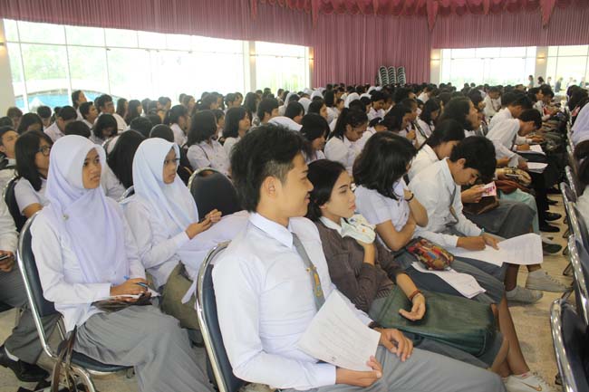 งานทักษิณวิชาการ ประจำปี 2556"บูรณาการนำความรู้ มุ่งสู่ชุมชน"ระหว่างวันที 26 - 28 สิงหาคม 2556 ณ มหาวิทยาลัยทักษิณ วิทยาเขตสงขลา ภาพที่ 427