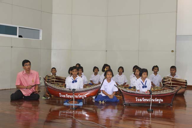 งานทักษิณวิชาการ ประจำปี 2556"บูรณาการนำความรู้ มุ่งสู่ชุมชน"ระหว่างวันที 26 - 28 สิงหาคม 2556 ณ มหาวิทยาลัยทักษิณ วิทยาเขตสงขลา ภาพที่ 435