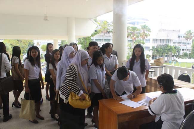 งานทักษิณวิชาการ ประจำปี 2556"บูรณาการนำความรู้ มุ่งสู่ชุมชน"ระหว่างวันที 26 - 28 สิงหาคม 2556 ณ มหาวิทยาลัยทักษิณ วิทยาเขตสงขลา ภาพที่ 454