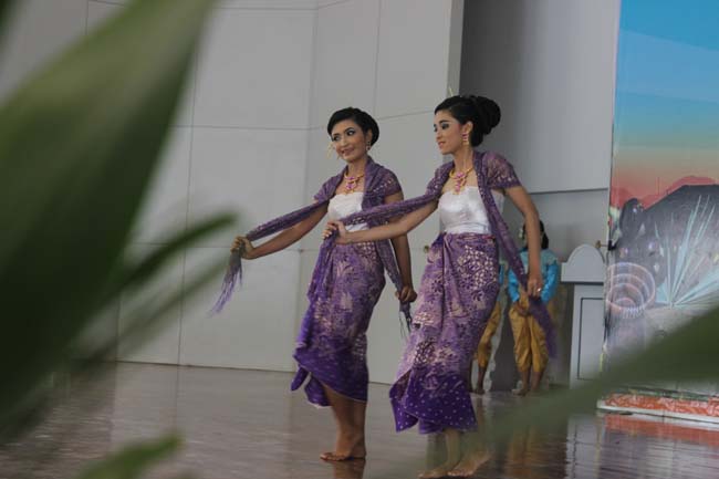 งานทักษิณวิชาการ ประจำปี 2556"บูรณาการนำความรู้ มุ่งสู่ชุมชน"ระหว่างวันที 26 - 28 สิงหาคม 2556 ณ มหาวิทยาลัยทักษิณ วิทยาเขตสงขลา ภาพที่ 578