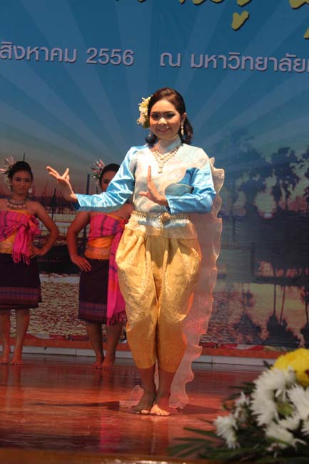งานทักษิณวิชาการ ประจำปี 2556"บูรณาการนำความรู้ มุ่งสู่ชุมชน"ระหว่างวันที 26 - 28 สิงหาคม 2556 ณ มหาวิทยาลัยทักษิณ วิทยาเขตสงขลา ภาพที่ 589