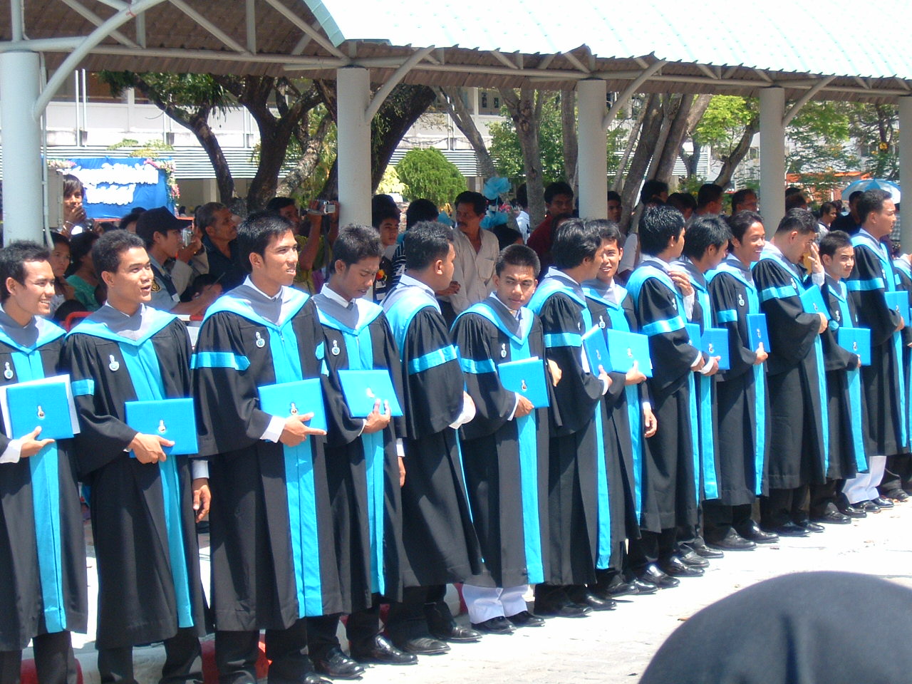 งานรับปริญญา ปี 2550 ภาพที่ 9