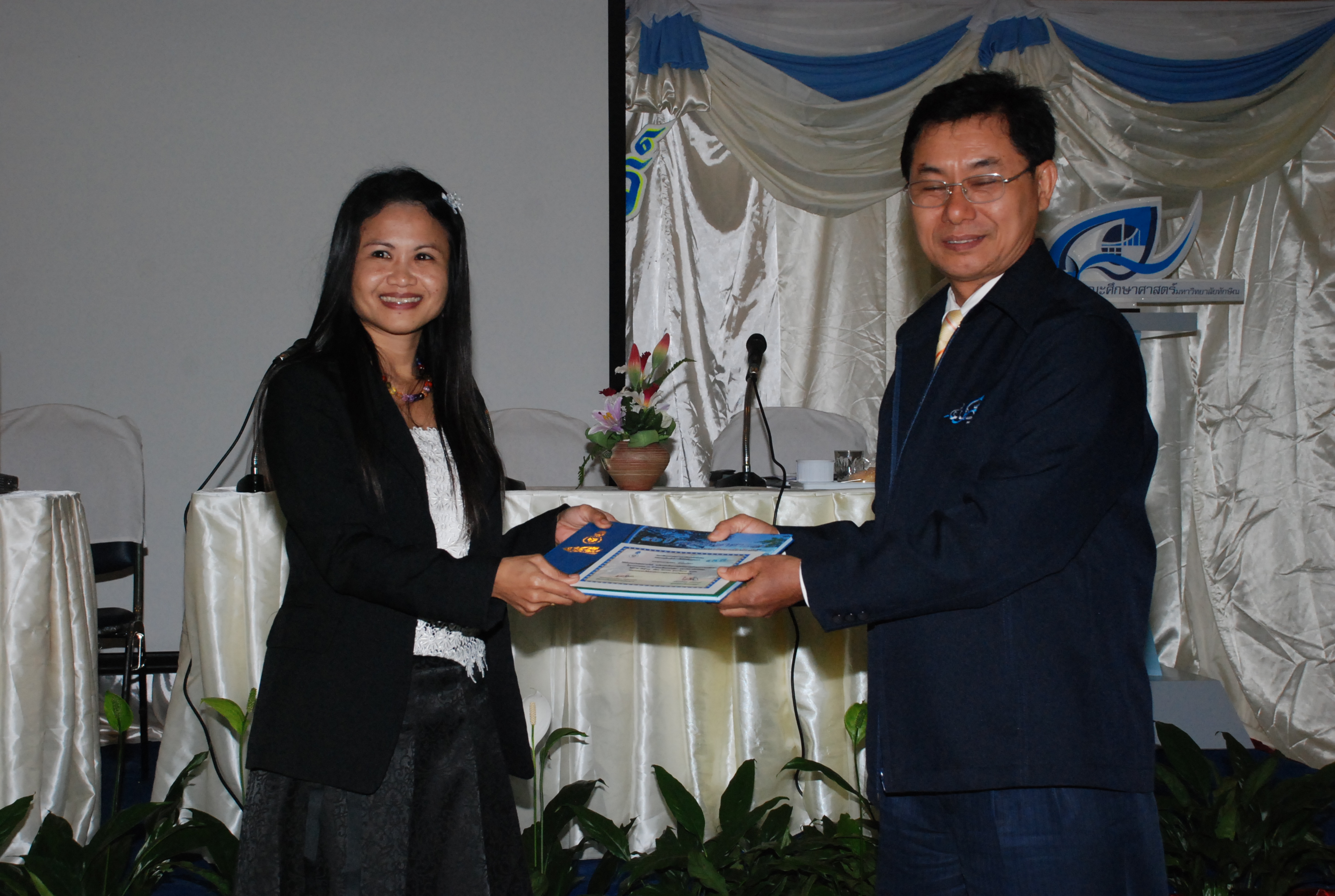 พิธีมอบเกียรติบัตรในงานครบรอบ 40 ปี คณะศึกษาศาสตร์ ภาพที่ 54