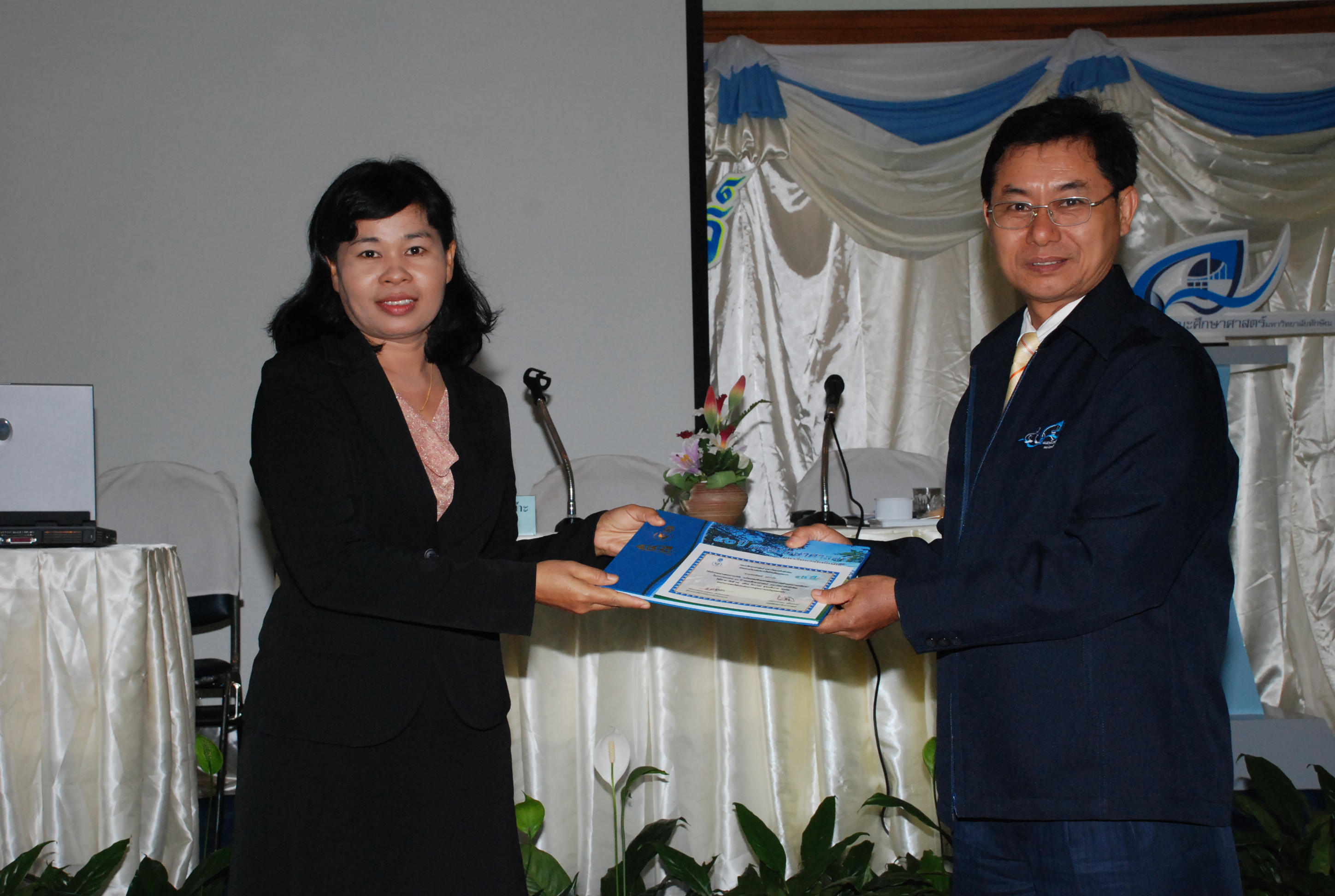 พิธีมอบเกียรติบัตรในงานครบรอบ 40 ปี คณะศึกษาศาสตร์ ภาพที่ 55