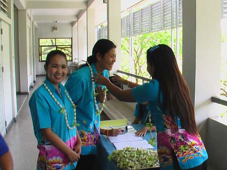 กิจกรรมสืบสานประเพณีสงกรานต์ คณะศึกษาศาสตร์ ปี 2550 ภาพที่ 3