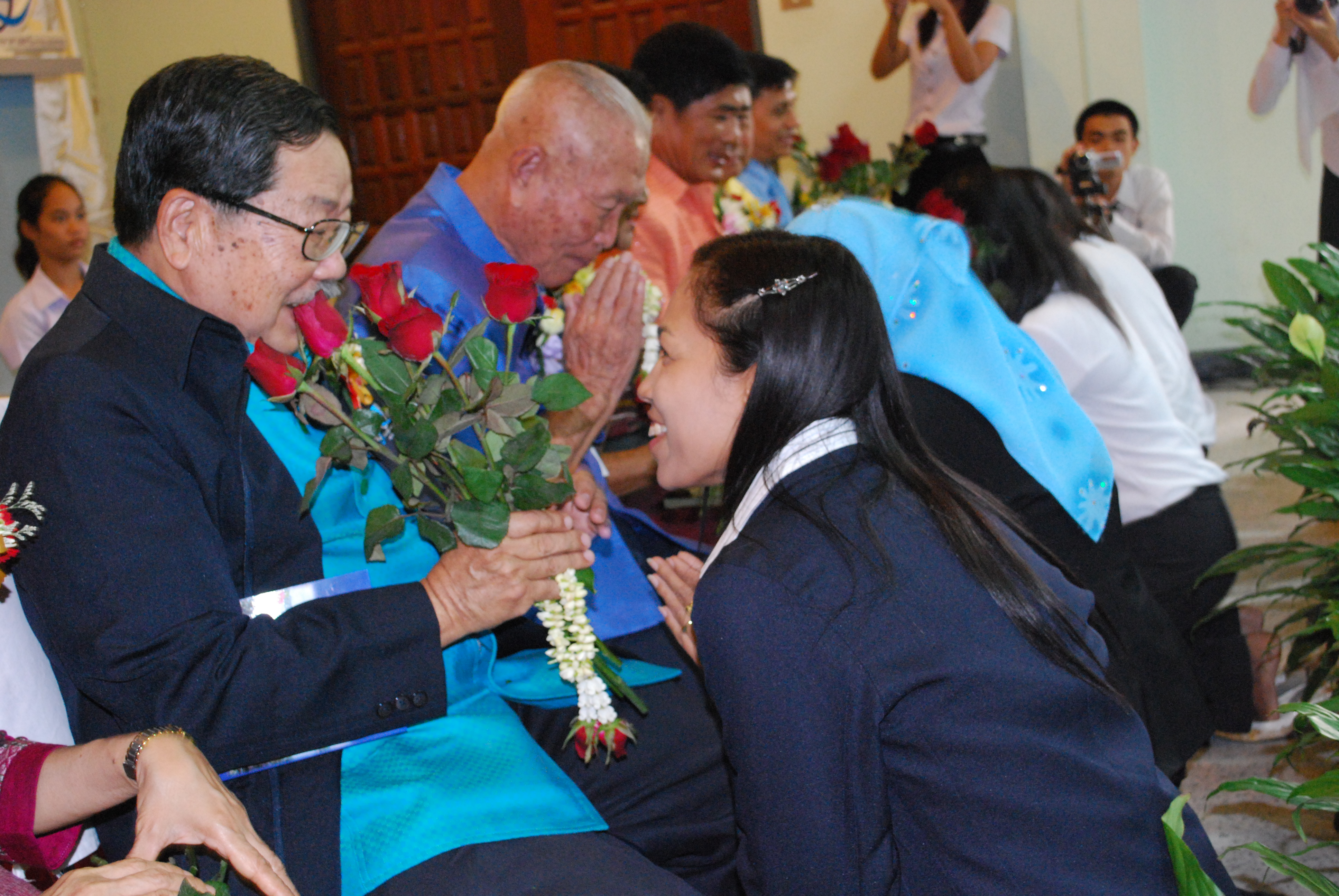 พิธีรดน้ำขอพรในงานครบรอบ 40 ปี คณะศึกษาศาสตร์ (ชุดที่ 1) ภาพที่ 67