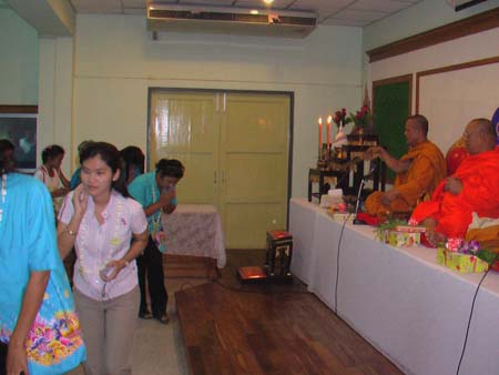 กิจกรรมสืบสานประเพณีสงกรานต์ คณะศึกษาศาสตร์ ปี 2550 ภาพที่ 54