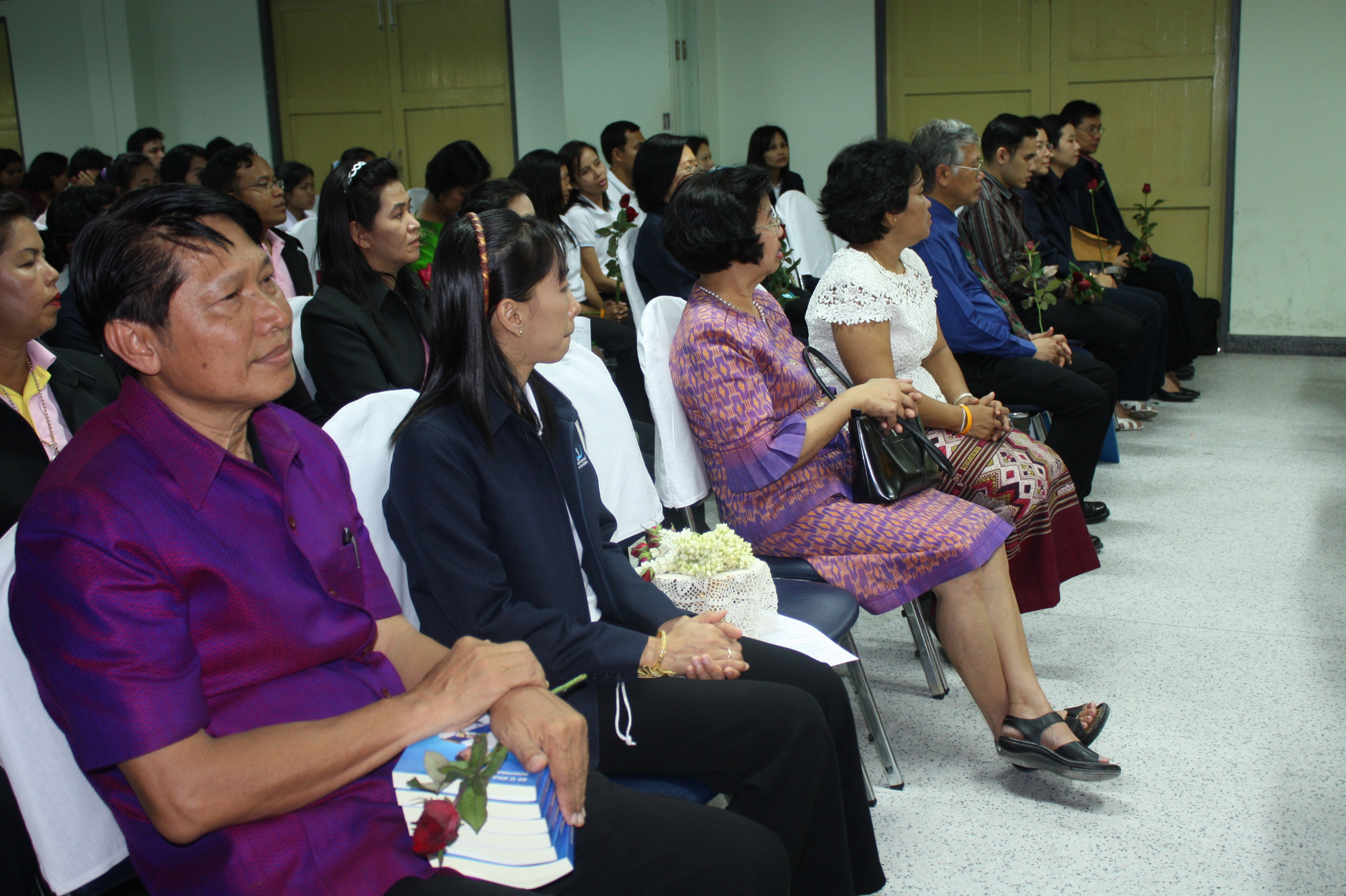 พิธีรดน้ำขอพรในงานครบรอบ 40 ปี คณะศึกษาศาสตร์ (ชุดที่ 2) ภาพที่ 38