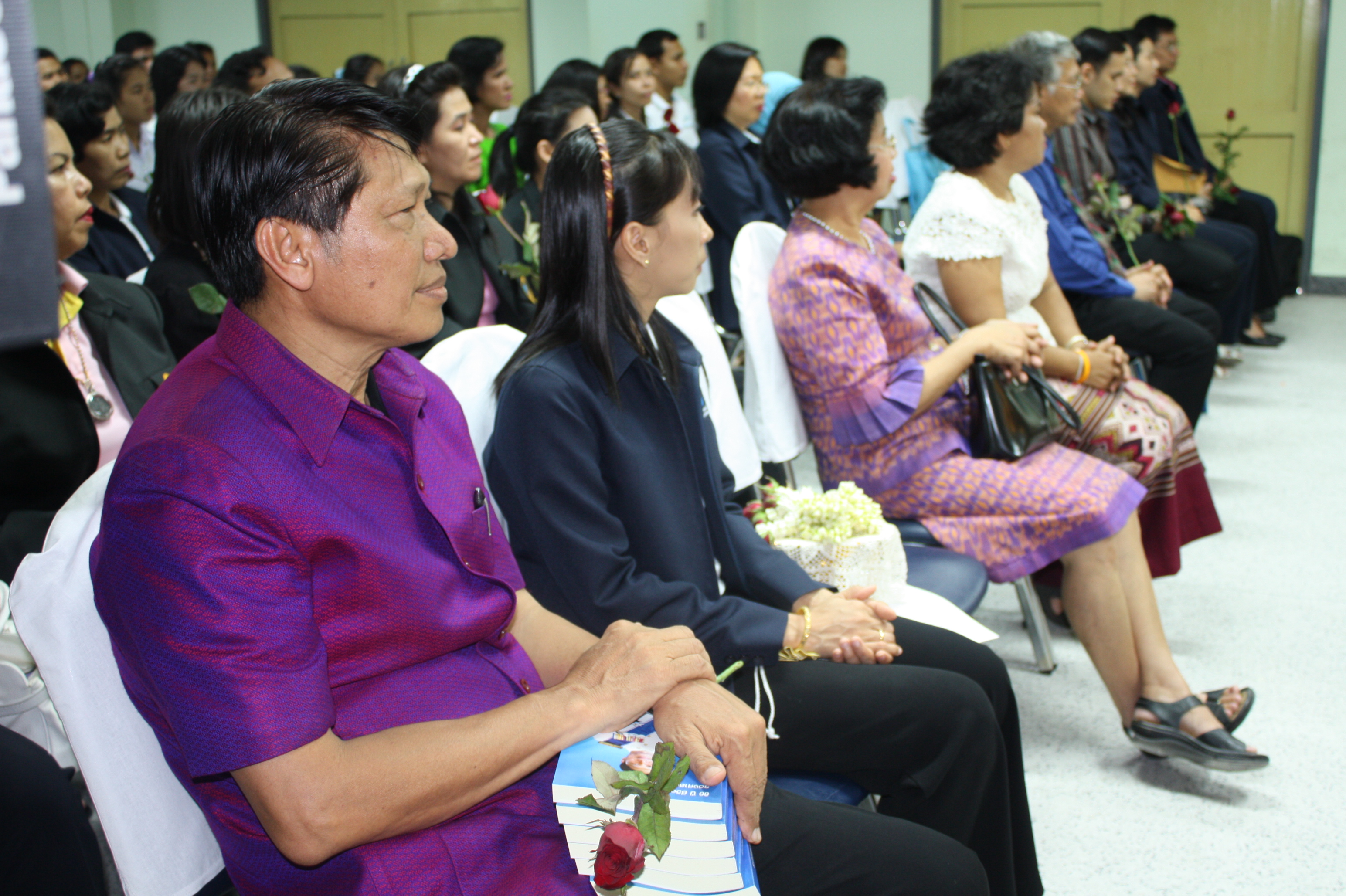 พิธีรดน้ำขอพรในงานครบรอบ 40 ปี คณะศึกษาศาสตร์ (ชุดที่ 2) ภาพที่ 39