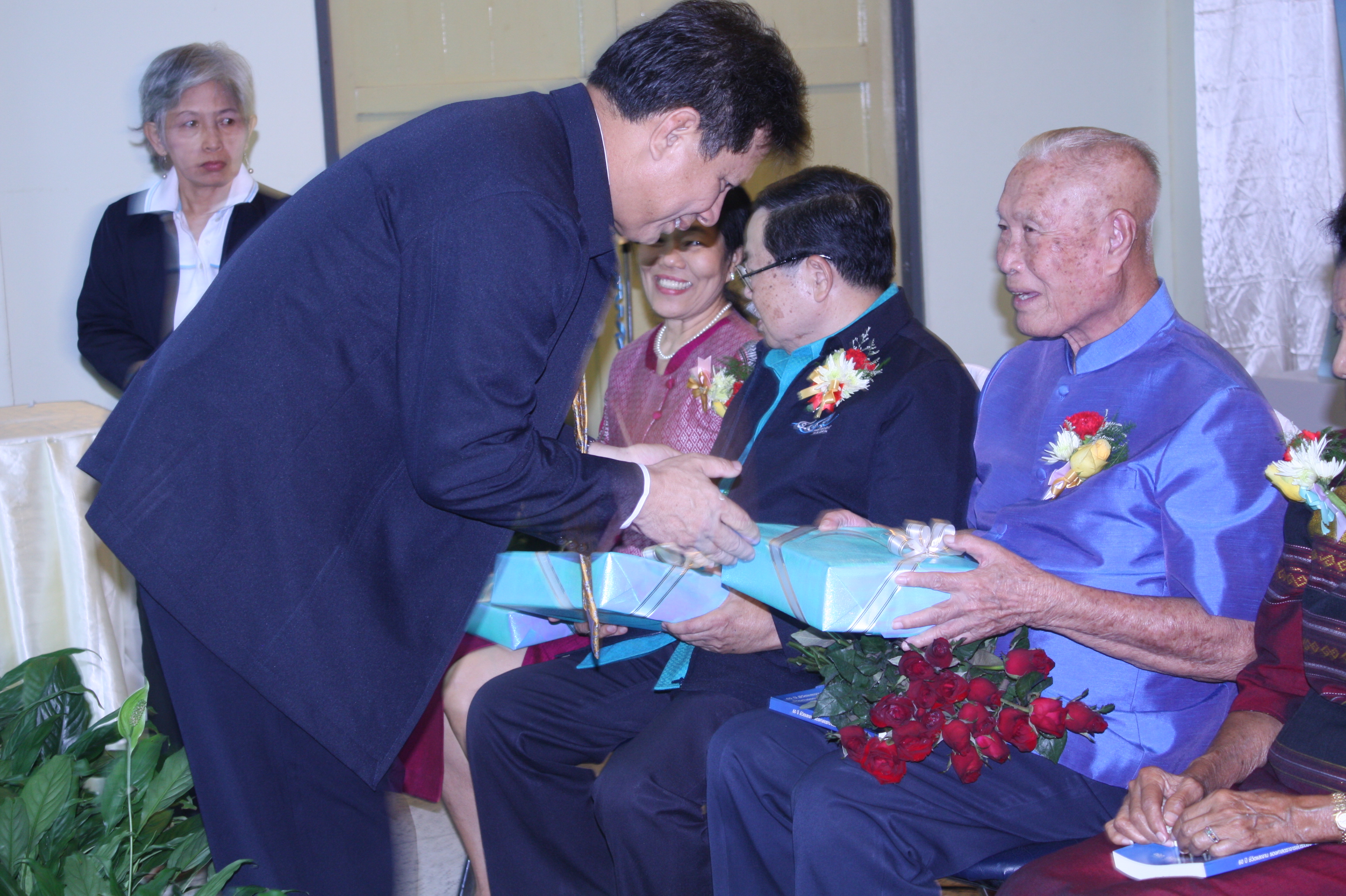 พิธีรดน้ำขอพรในงานครบรอบ 40 ปี คณะศึกษาศาสตร์ (ชุดที่ 2) ภาพที่ 92