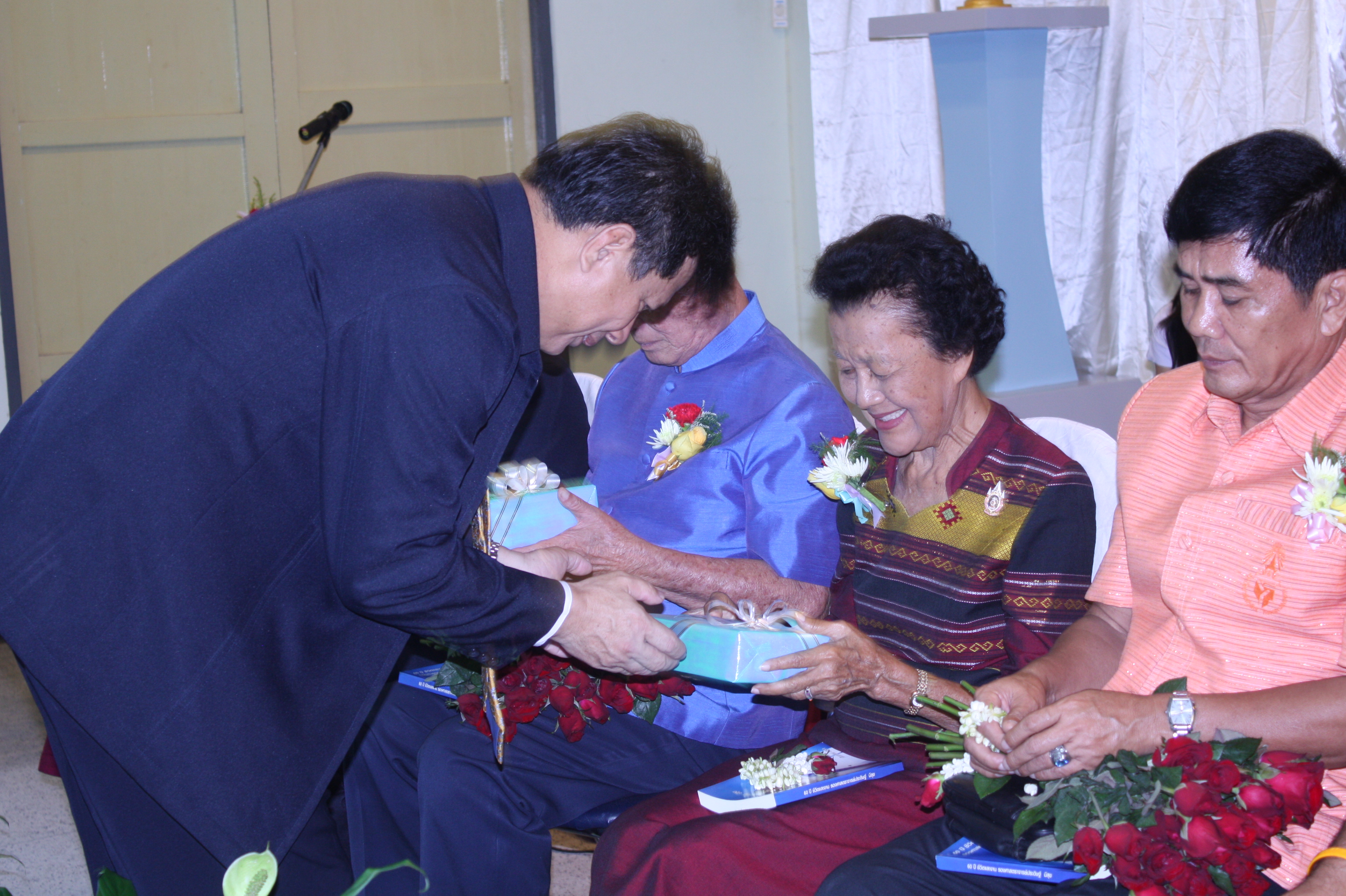 พิธีรดน้ำขอพรในงานครบรอบ 40 ปี คณะศึกษาศาสตร์ (ชุดที่ 2) ภาพที่ 93