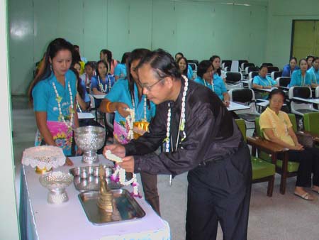 กิจกรรมสืบสานประเพณีสงกรานต์ คณะศึกษาศาสตร์ ปี 2550 ภาพที่ 69