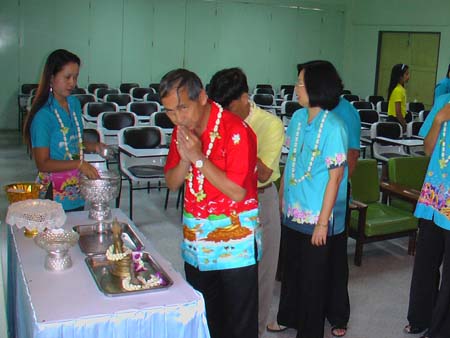 กิจกรรมสืบสานประเพณีสงกรานต์ คณะศึกษาศาสตร์ ปี 2550 ภาพที่ 78