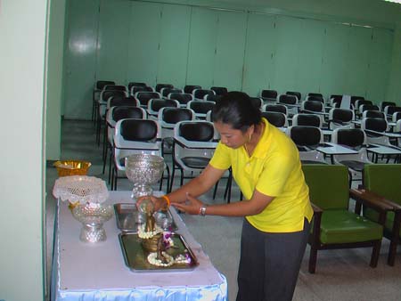 กิจกรรมสืบสานประเพณีสงกรานต์ คณะศึกษาศาสตร์ ปี 2550 ภาพที่ 132