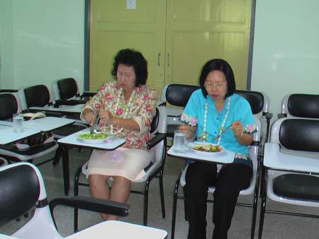 กิจกรรมสืบสานประเพณีสงกรานต์ คณะศึกษาศาสตร์ ปี 2550 ภาพที่ 139