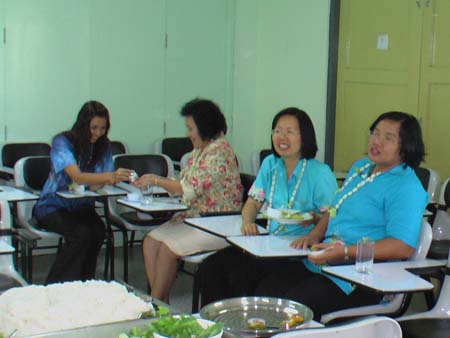 กิจกรรมสืบสานประเพณีสงกรานต์ คณะศึกษาศาสตร์ ปี 2550 ภาพที่ 142
