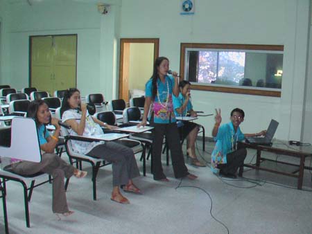 กิจกรรมสืบสานประเพณีสงกรานต์ คณะศึกษาศาสตร์ ปี 2550 ภาพที่ 156