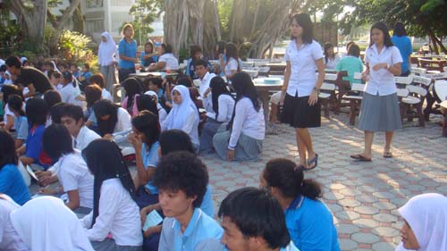 กิจกรรมเชียร์ต้อนรับนิสิตใหม่ คณะศึกษาศาสตร์ ปี 2551 ภาพที่ 3