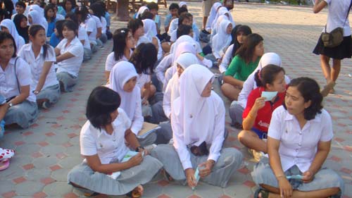 กิจกรรมเชียร์ต้อนรับนิสิตใหม่ คณะศึกษาศาสตร์ ปี 2551 ภาพที่ 9