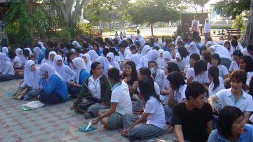 กิจกรรมเชียร์ต้อนรับนิสิตใหม่ คณะศึกษาศาสตร์ ปี 2551 ภาพที่ 11
