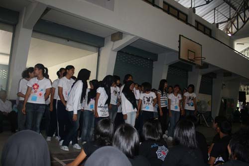 กิจกรรมต้อนรับนิสิตใหม่ คณะศึกษาศาสตร์ ปี 2551 ภาพที่ 18