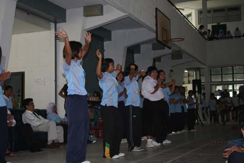 กิจกรรมต้อนรับนิสิตใหม่ คณะศึกษาศาสตร์ ปี 2551 ภาพที่ 20