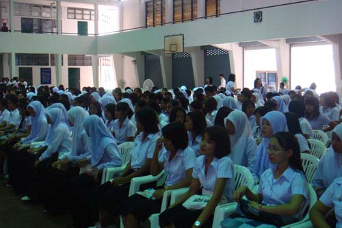 ปฐมนิเทศนิสิตระดับปริญญาตรี คณะศึกษาศาสตร์ ปี 2551 ภาพที่ 5