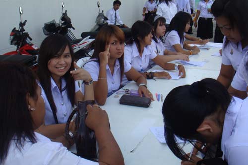 ปฐมนิเทศนิสิตระดับปริญญาตรี คณะศึกษาศาสตร์ ปี 2551 ภาพที่ 6