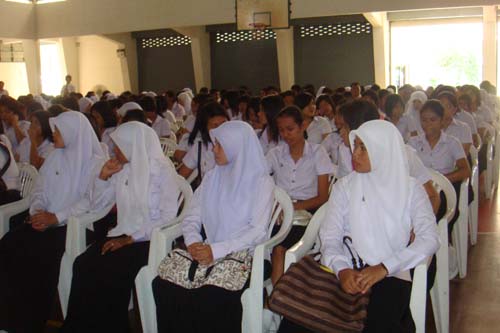 ปฐมนิเทศนิสิตระดับปริญญาตรี คณะศึกษาศาสตร์ ปี 2551 ภาพที่ 10