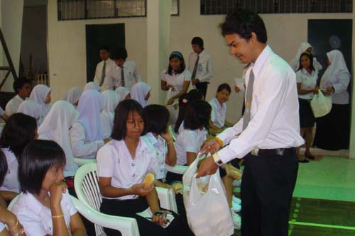 ปฐมนิเทศนิสิตระดับปริญญาตรี คณะศึกษาศาสตร์ ปี 2551 ภาพที่ 14