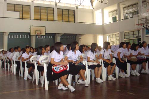 ปฐมนิเทศนิสิตระดับปริญญาตรี คณะศึกษาศาสตร์ ปี 2551 ภาพที่ 32