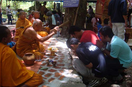 กิจกรรมทำนุบำรุงศิลปวัฒนธรรมและบำเพ็ญประโยชน์ ณ วัด ภาพที่ 17