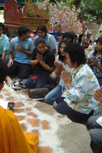 กิจกรรมทำนุบำรุงศิลปวัฒนธรรมและบำเพ็ญประโยชน์ ณ วัด ภาพที่ 18