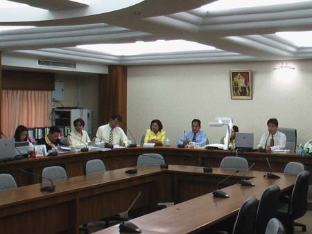 ประชุมจัดทำรายงานการประเมินตนเอง คณะศึกษาศาสตร์ ปี 2551 ภาพที่ 4