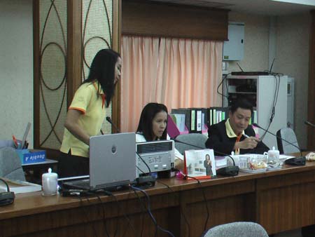 ประชุมจัดทำรายงานการประเมินตนเอง คณะศึกษาศาสตร์ ปี 2551 ภาพที่ 16