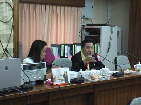 ประชุมจัดทำรายงานการประเมินตนเอง คณะศึกษาศาสตร์ ปี 2551 ภาพที่ 17