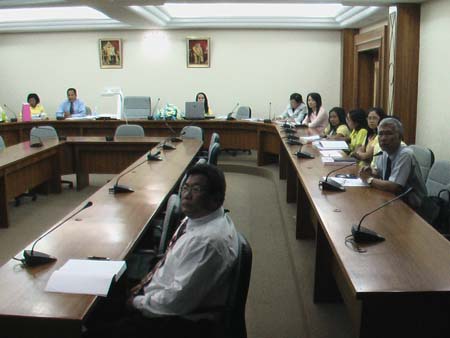 ประชุมจัดทำรายงานการประเมินตนเอง คณะศึกษาศาสตร์ ปี 2551 ภาพที่ 30