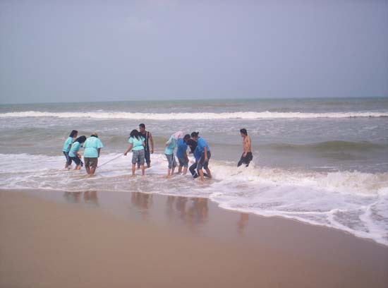 โครงการอนุรักษ์และบำเพ็ญประโยชน์ชายหาด ภาพที่ 98