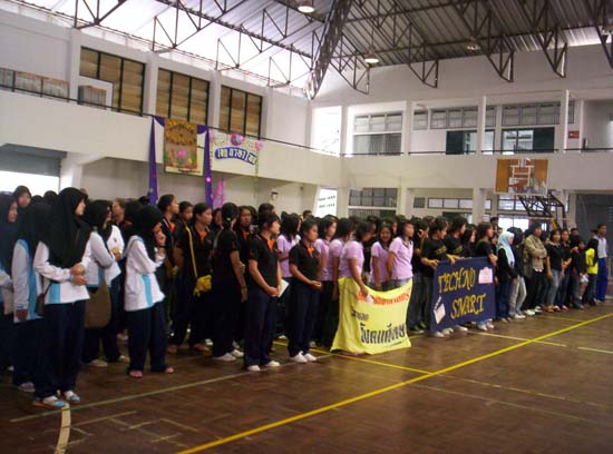 กิจกรรมกีฬาสีและประกวดกองเชียร์ คณะศึกษาศาสตร์ ภาพที่ 13