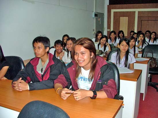 กิจกรรมอบรมและศึกษาดูงานนักศึกษาหลักสูตรครู 5 ปี ภาพที่ 4