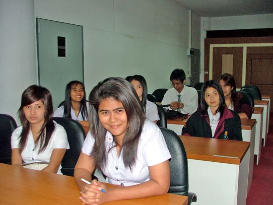 กิจกรรมอบรมและศึกษาดูงานนักศึกษาหลักสูตรครู 5 ปี ภาพที่ 34