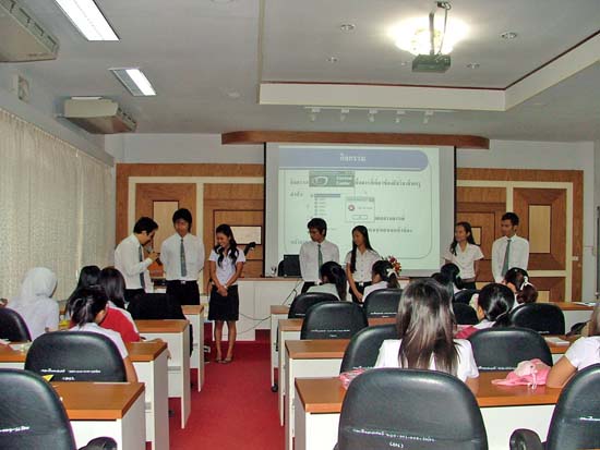 กิจกรรมอบรมและศึกษาดูงานนักศึกษาหลักสูตรครู 5 ปี ภาพที่ 48
