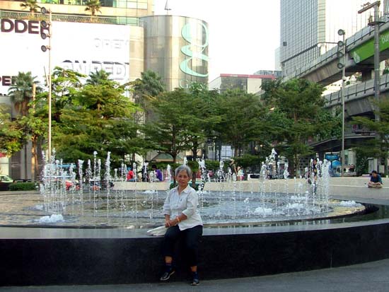 กิจกรรมอบรมและศึกษาดูงานนักศึกษาหลักสูตรครู 5 ปี ภาพที่ 82